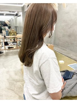 スー 渋谷(suu) ミルクティーベージュインナーカラーハイライトケアブリーチ