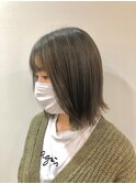 オリーブグレージュ