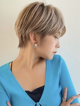 イヴォークトーキョーオーサカ(EVOKE TOKYO osaka) くびれ×抜け感ショート