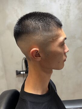 ディスイズバーバーサード(THIS IS BARBER 3rd) ベリーショート　フェードカット　メンズ　10代/20代