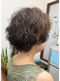 クセ毛ショートスタイル