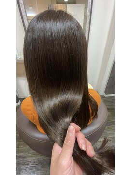 イク(iku) シアベージュカラー