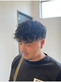 メンズツイストスパイラルパーマフェードツーブロックショート