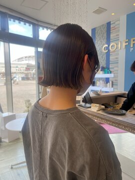 コワファースト 大分(COIFF1RST) 切りっぱなし!ぱつっとボブにアッシュグレージュカラー