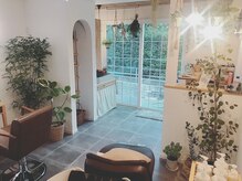 ヘアーサロン コモレビ(Komorebi.)