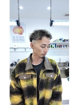 ライフイズ ゴート(Life is...GOAT) スキンフェード×メッシュパーマ