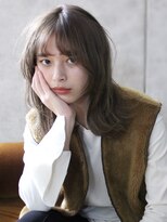 ラリカ(La Rica)&nbsp;レイヤーカット　ウルフカット　ミルクティーベージュ