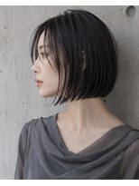 コク(koku) クールな横顔が魅力♪黒髪前下がりボブ