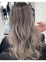 アライブ キチジョウジ(ALIVE Kichijoji)&nbsp;エアータッチバレイヤージュカラーグレージュエアリーミディ