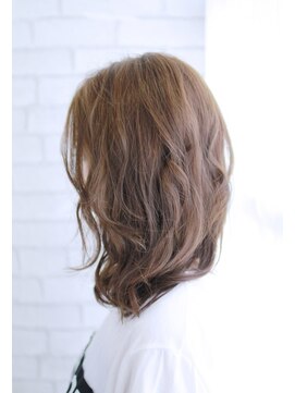 オティアプラスエヌ(OTTIA+n) 20代30代40代　こなれリバースロング【松山】