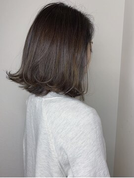 モルニ(MORNI) グレージュ_マロンベージュ Aラインボブ かきあげ