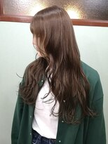 リリス(l'iris)&nbsp;10代20代ダークグレージュカラーハッシュカットパラパラブリーチ