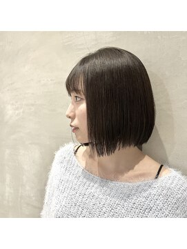 サムシング(Something.) 切りっぱなし風ストレートボブ