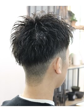 ウィスカーヘアー(whisker hair) ショートマッシュ