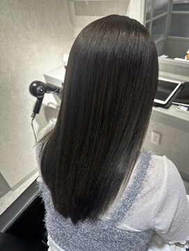 リリーヘアー(Lilly hair) オリーブグレージュ