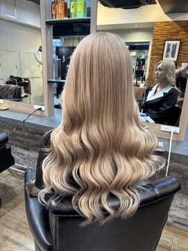 ラピス 横浜(Lapis) ミルクティーベージュシールエクステハイライトブリーチカラー