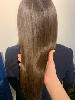 ディグニフ(DIGNIF)の写真/【TOKIOハイパーインカラミ取扱店】ダメージが気になる方におすすめ！ハイトーンカラーで傷んだ髪にも◎