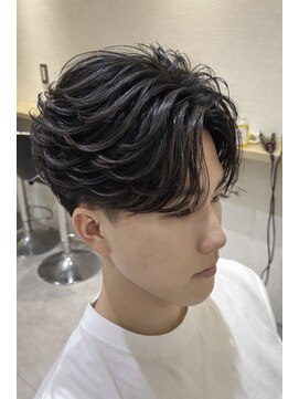 アイトーキョープラスシー 横浜(AI TOKYO+Sea) 横浜/高島町/フェザーパーマ/毛流れパーマ/センターパート