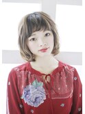 揺れるカールのシフォンボブ