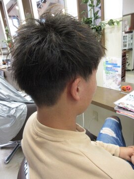 コアフィールフィス(COIFFURE fils) 刈り上げ×アップバング