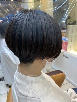 クオリス 上板橋店(QUALIS) レディースハンサムショート【襟足刈り上げ×ツーブロック】