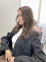 ローレン(Lolen.)&nbsp;透け感と艶感　【ヘーゼルベージュ】× 【たっぷりレイヤー】