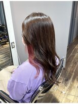 ヘアアンドメイク エジェリ(hair&make egerie)&nbsp;チェリーピンクインナーカラー・ベージュロングウェーブ