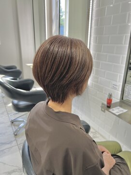 ヴァンカウンシル 一宮店(VAN COUNCIL) ショートヘア/白髪ぼかしカラー