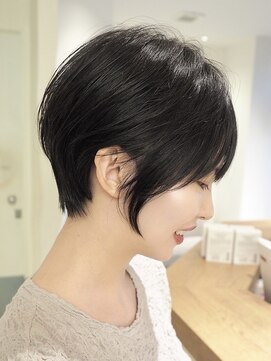 ローネス ギンザ(LONESS ginza) くびれショート/クールショート/黒髪/耳かけショート/小顔カット