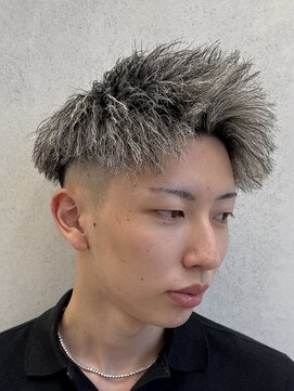 ルースト 西院店(ROOST) ツイストホワイトジェットモヒカン