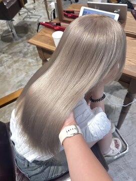 メゾン 心斎橋店(Maison) 艶々ホワイトグレージュ♪