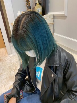 キャパ(CAPA) 高発色グリーンブルー切りっぱなしボブ