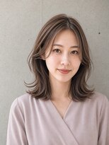 ラックスビーギャラリー なんば駅前店(LUXBE GALLERY) 広がり対策 ミルクティーベージュ 外ハネミディアム 30代