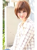 大人可愛いニュアンスショートボブ 耳かけショートボブ