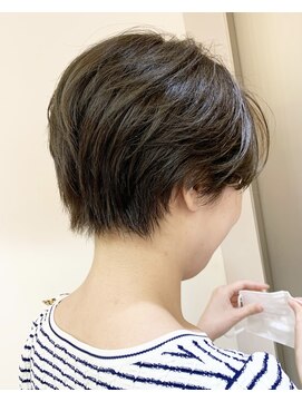 ノラキチジョウジ(NORA KICHIJOJI) #ショートヘア#耳掛けショート#くびれ#ピスタチオグレージュ