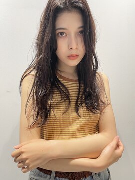 ヌークバイラヴェスト 四日市(neuk by lovest) 〔mirisa〕うごきのあるロングスタイル　ダークアッシュ