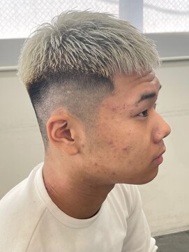 バース バイ ハピネス(BIRTH by happiness) men's奈良フェードベリーシャア ホワイトカラー