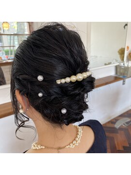 ヘアーアンドメイクアップモパ アップスタイル