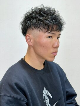 フィズ ヘアー(f.i.z.z. HAIR) スパイラルパーマ/フェード/ショート/