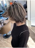 【ハイライト　白髪ぼかし　レイヤーボブ　ベージュ