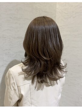 タヤ 東急百貨店吉祥寺店(TAYA) グレージュ/グレーカラー/白髪染め/レイヤーカット/ミディアム