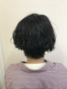ヘアーアンドスパ アン コントゥール(hair&spa an contour) くびれくせ毛ショート