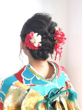 ヘアアンドメイク オプシス(Hair&Make OPSIS) 暗髪でも優しい印象に見せられる、柔らかスタイル♪　by成人式