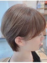 ハク アトリエ(HaKU atelier)&nbsp;大人かわいい小顔マッシュ耳かけショートボブアッシュブラウン