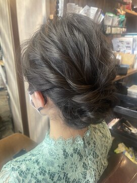 オーバーキャプテンネイキッド(OVER CAPTAIN NAKED) 結婚式お呼ばれスタイル