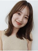 顔周りレイヤーカットくびれヘアミルクティーベージュカラー