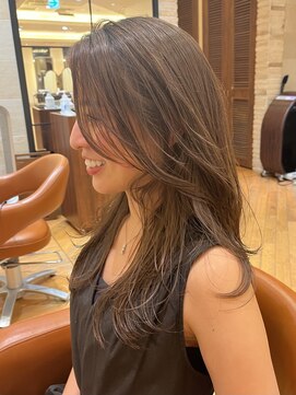 ビュートリアム265(BEAUTRIUM 265) ロングレイヤーカット 顔まわりレイヤー 長め前髪 韓国風ロング