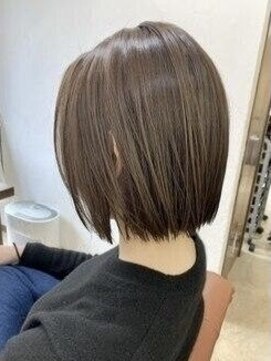 エミュ 伏見 国際センター(emu) コンパクトボブ/ナチュラルボブ/カーキアッシュ/艶ボブ/伏見