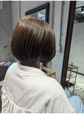 グレーブラウンショートボブ