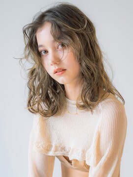 ベンジー 中目黒店(benji) 外人風ウェーブで可愛く